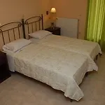 فيلة Kefalos *